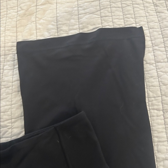 Lululemon Black Women's Stretch Flare Pants size 6 - Picture 2 of 5